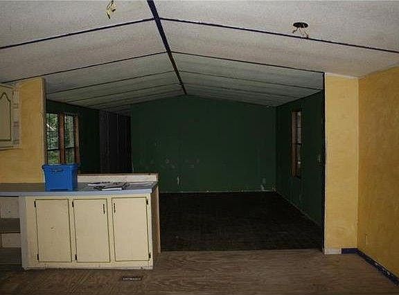 4th image of 156 Southlake Dr