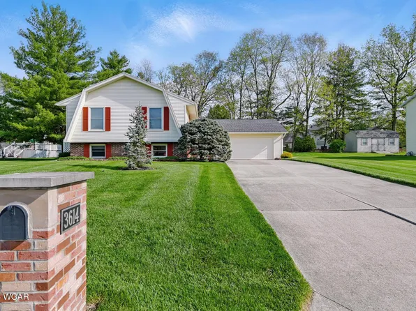 3614 N Amblewood Cir, Lima, OH 45806