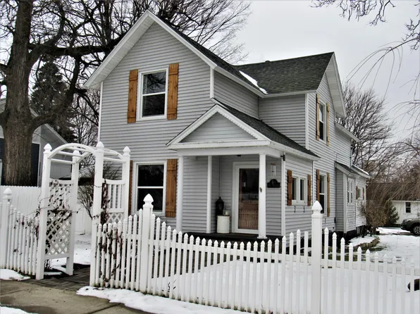 129 W Washington St, Dewitt, MI 48820