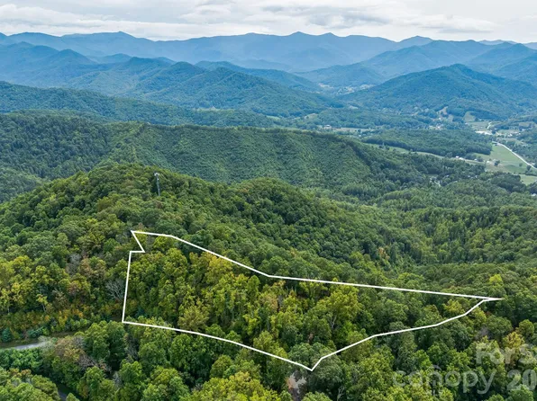 1380 Seven Glens Dr, Weaverville, NC 28787