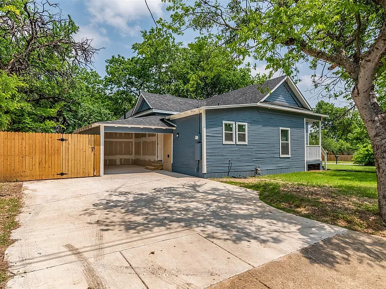 1203 E King St — Photo 15