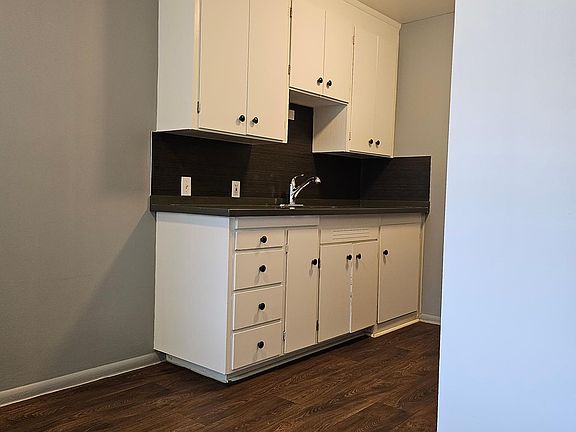 4th image of 4028 California Ave SW APT 15