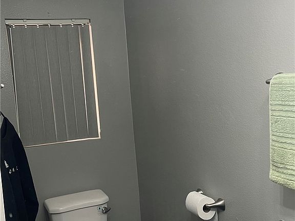 4th image of 2108 Santa Fe Ave #15