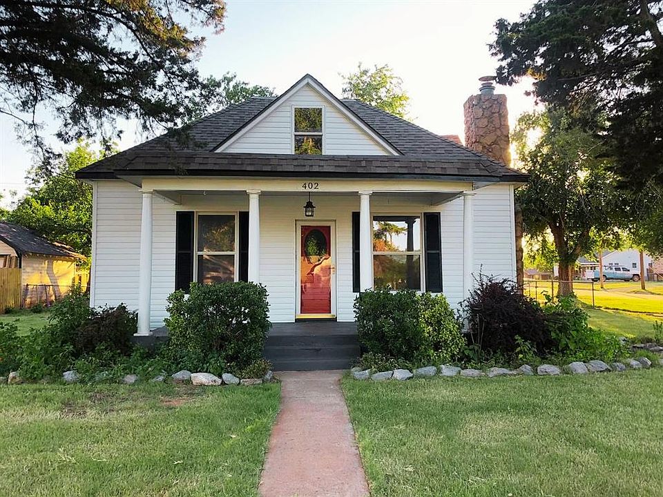1st image of 402 S 8th St