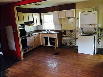 4th image of 4812 Barlow Dr