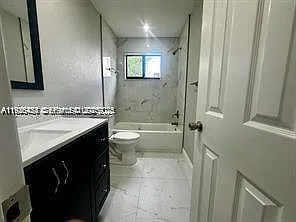 303 NW 7th St #1-2 — Photo 12