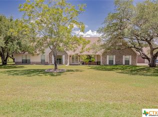 155 Lookout Ln, Victoria, TX 77905