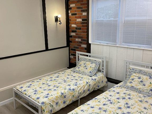4th image of 419 Buchanan Ave #B