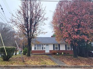 301 E Lebanon St, Mount Airy, NC 27030