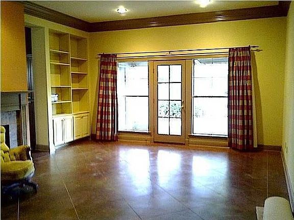 Living room/dining room combo