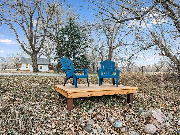 2417 N Overland Trl — Photo 30