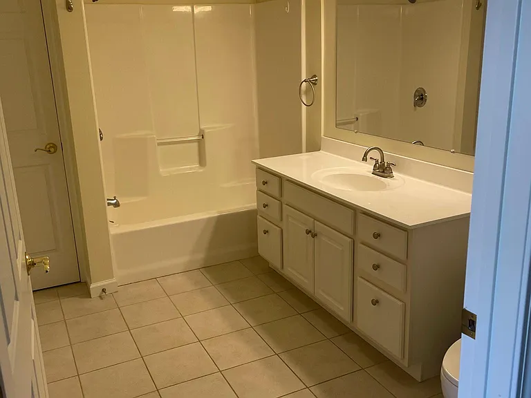 61 Pearl St #13 — Photo 7