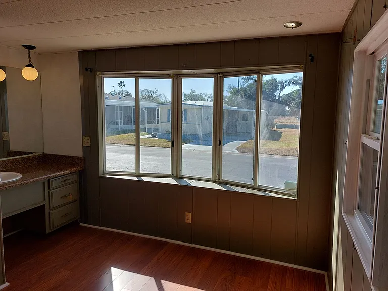 2929 Saralake Dr S — Photo 13