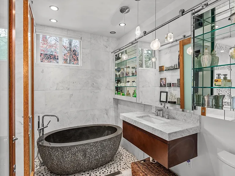 210 E Hyman Ave #1 — Photo 9