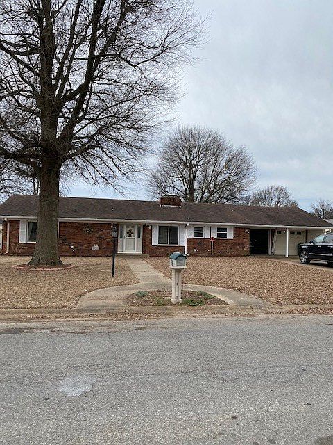 1st image of 2800 Melody Ln