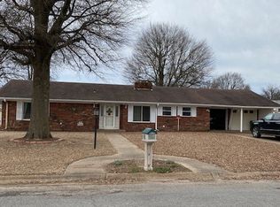 2800 Melody Ln, Newport, AR 72112