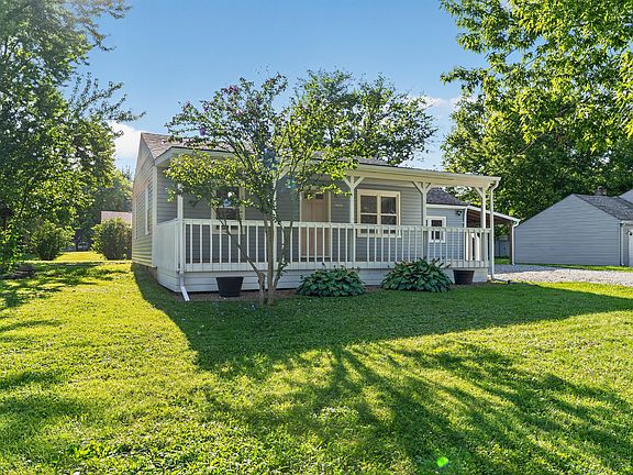 3rd image of 1076 Rita Dr