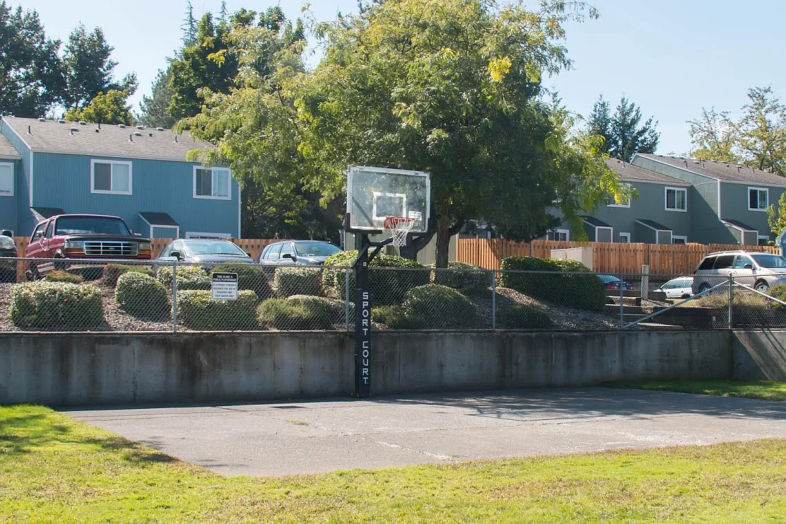 Columbia Crest Townhomes — Photo 3