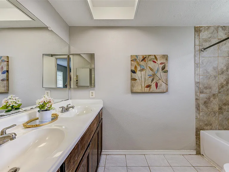 9915 Towne Tower Ln — Photo 21