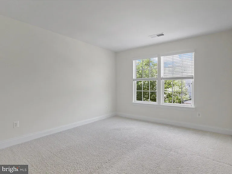 41595 Revival Dr — Photo 35