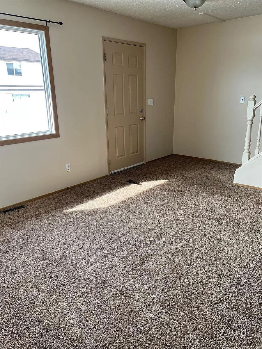 Building Photo - 7124 Gray Dr #42