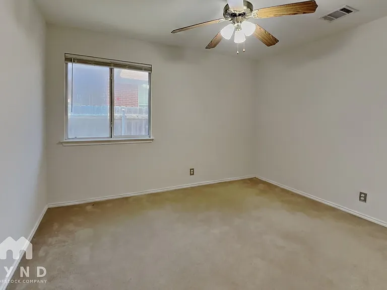 4611 Echo Lake Dr — Photo 13