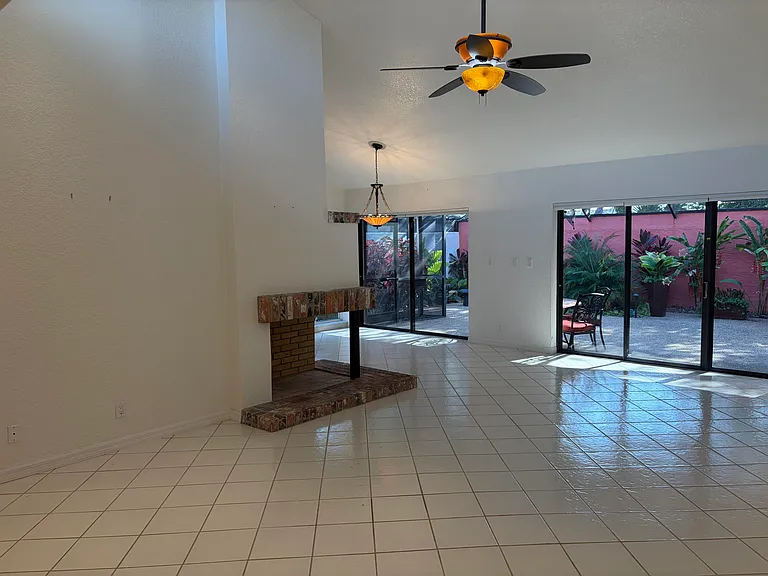 21435 Campo Allegro Dr — Photo 15