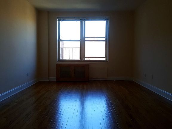 3rd image of 14210 Roosevelt Ave APT 601