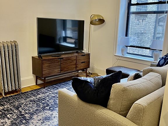 4th image of 1909 N Lincoln Ave APT 2n