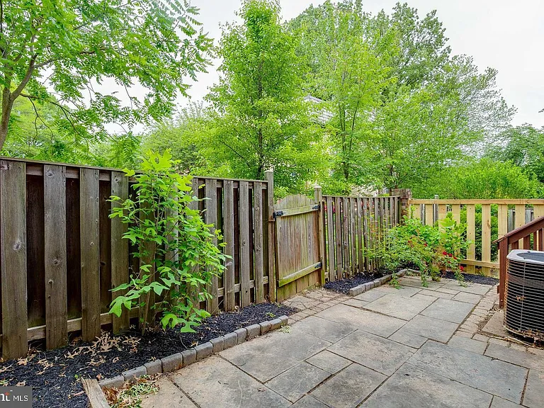 10301 Cherry View Ct — Photo 19