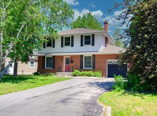 2471 Meadowood Cres, Oakville, ON L6L 1V5
