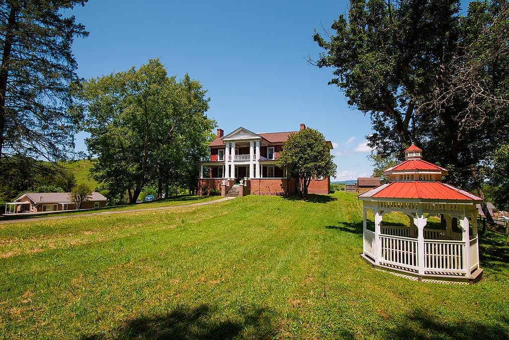 805 Memorial Dr, Castlewood, VA 24224 Zillow