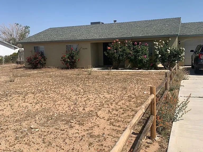 21141 Wisteria St — Photo 1
