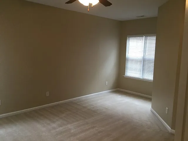 1700 Heisser Ln — Photo 4