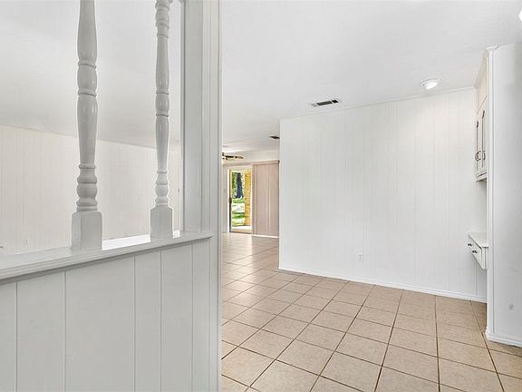 4th image of 103 W Bayside Dr