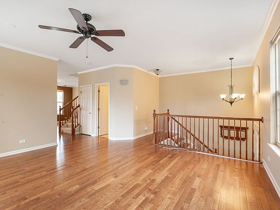 4th image of 787 Thornbury Ct