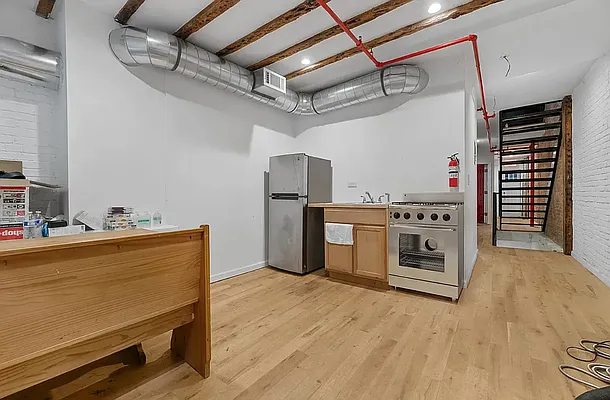 Rented by REAL New York | media 20