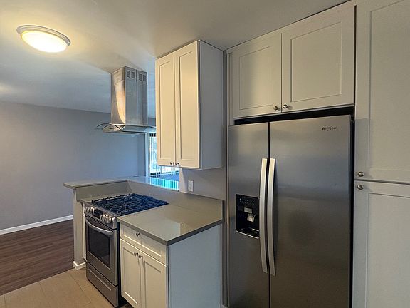 5th image of 3354 E 2nd St APT 8