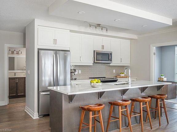 4th image of 260 Villagewalk Blvd #304