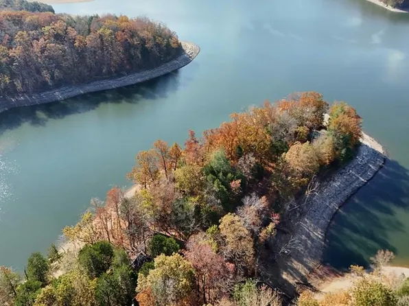 1 Wolf River Rd, Byrdstown, TN 38549