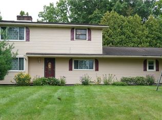 104 Benoit Dr, Syracuse, NY 13209