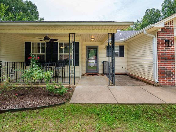 2nd image of 15 Judith Ct