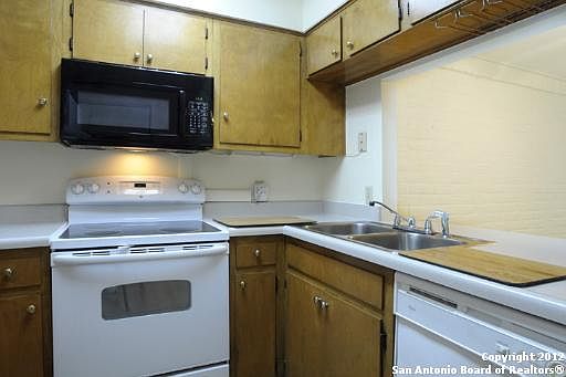 5th image of 125 Edgewater Terrace #2