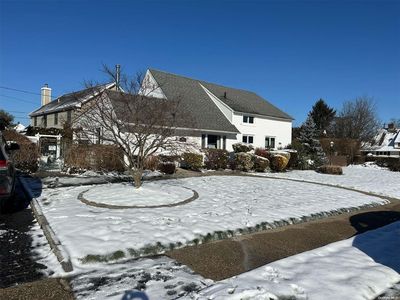 19 Arrow Lane, Hicksville, NY, 11801