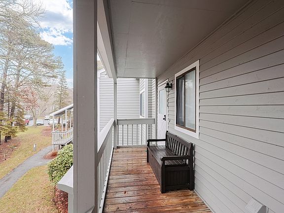 2nd image of 106 Eaton Ln Unit 106