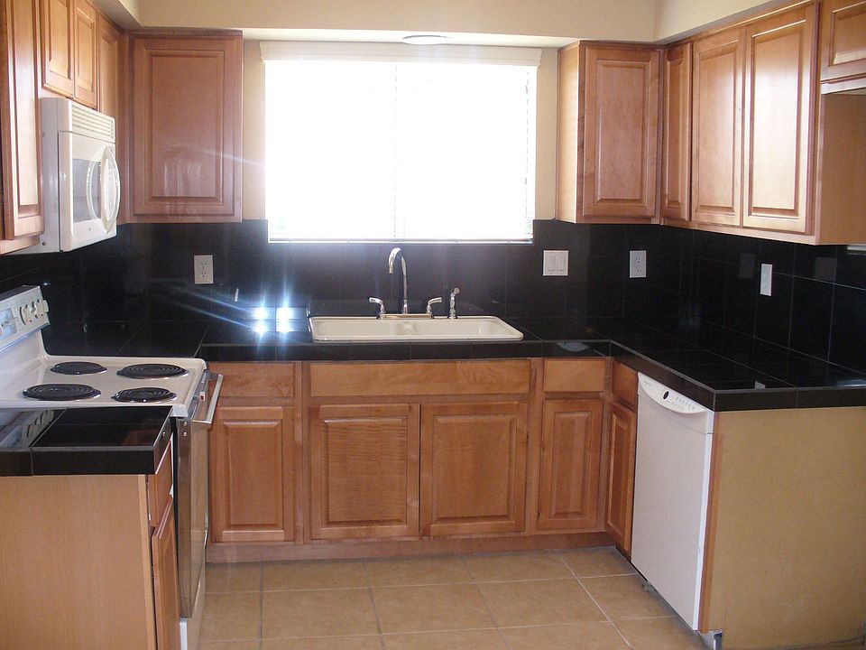 1st image of 658 W Port Au Prince Ln