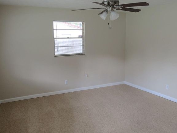 3rd image of 2569 W Kershaw Dr