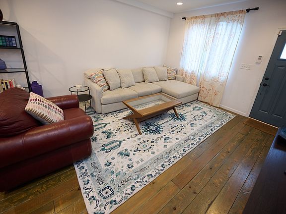4th image of 2419 Coral St