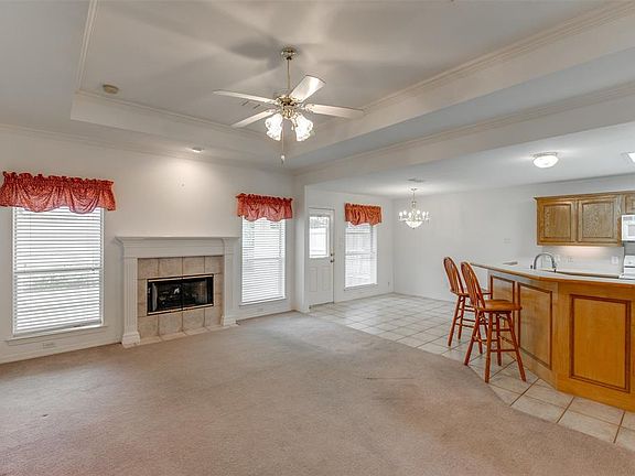 5th image of 704 Dogwood Ln