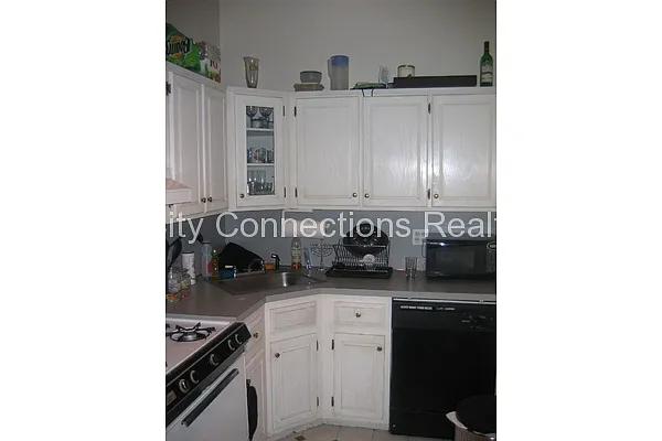 Rented by City Connections Realty | media 20